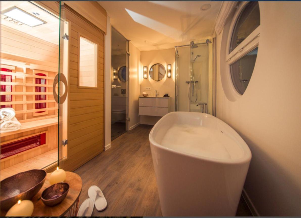 Lieblingsplatz - Schwimmendes Seehotel * Elbe-Parey